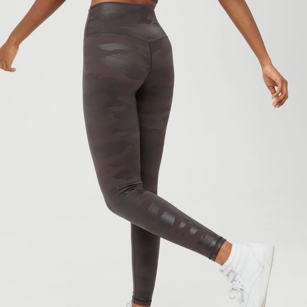 Aerie Camo Shiny Legging